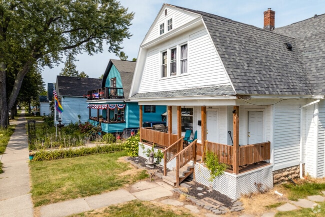 Older homes line a residential street in Joannes Park.