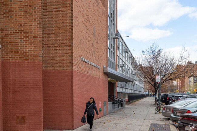 M372 Esperanza Preparatory Academy is in East Harlem, New York City.