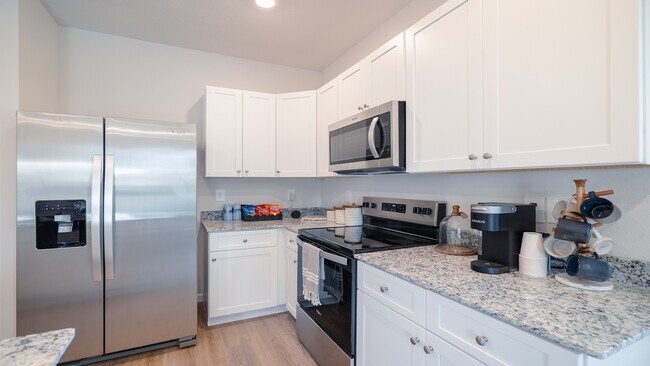 6011 Bemiss Towns Dr unit 36208721, Valdosta, GA 31605 - photo 6