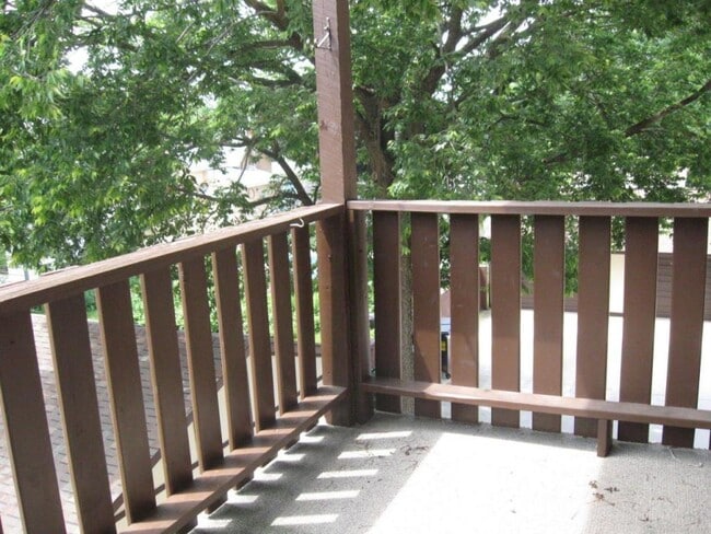 913 Abbott St unit 202, Albert Lea, MN 56007 - photo 3