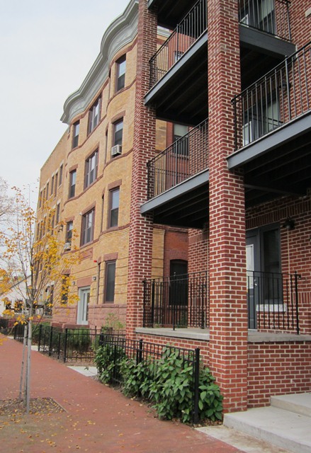 36 Cumberland St, Springfield, MA 01107
