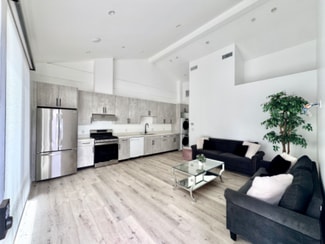 7822 Shadyspring Dr, Burbank, CA 91504