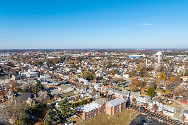 Middletown is a thriving suburban city with easy access to several major cities.