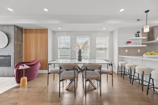 62 Governor Winthrop Rd unit 2, Somerville, MA 02145 - photo 2