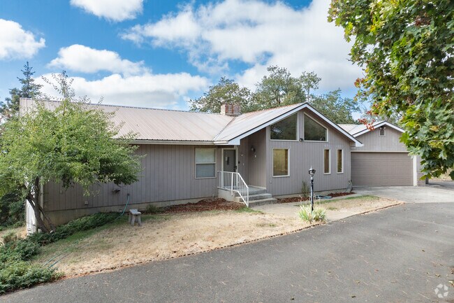 Hillside homes in Lookingglass offer great views of the valley below.