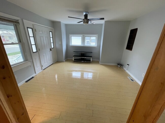 120 Lyndale Ave unit Lower Apartment, Buffalo, NY 14223 - photo 6