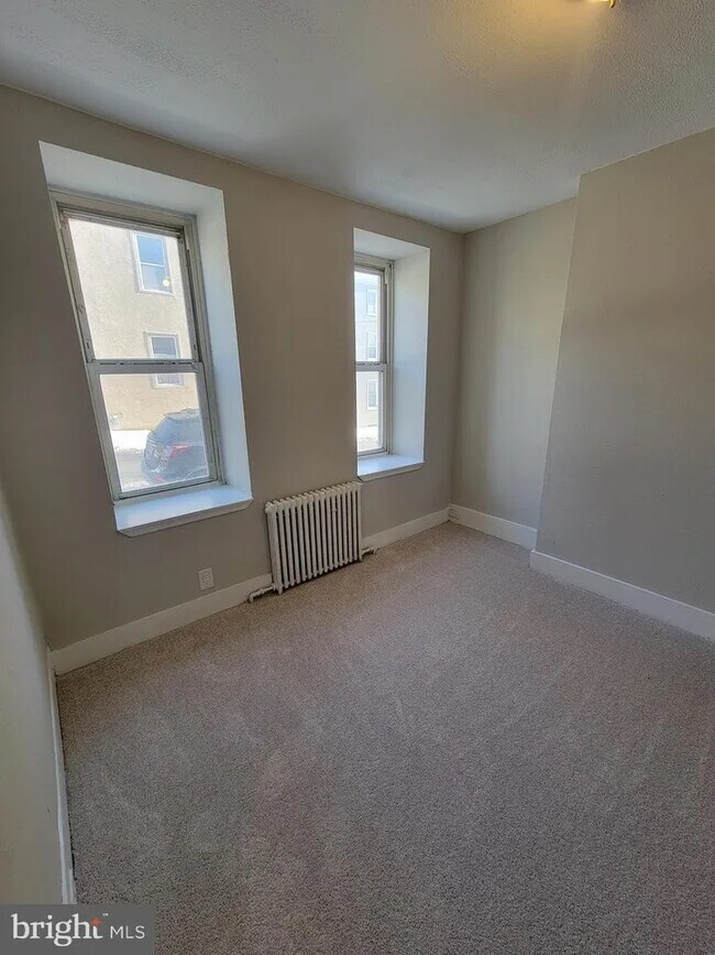 613 Walnut St, Norristown, PA 19401 - photo 2