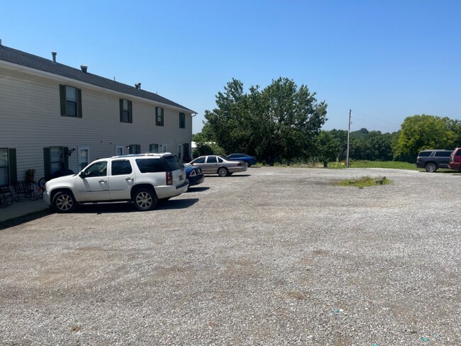 378 River St unit 6, Hartsville, TN 37074 - photo 3