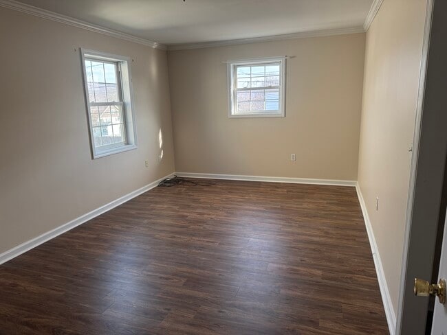 566 Green St, Duryea, PA 18642 - photo 7