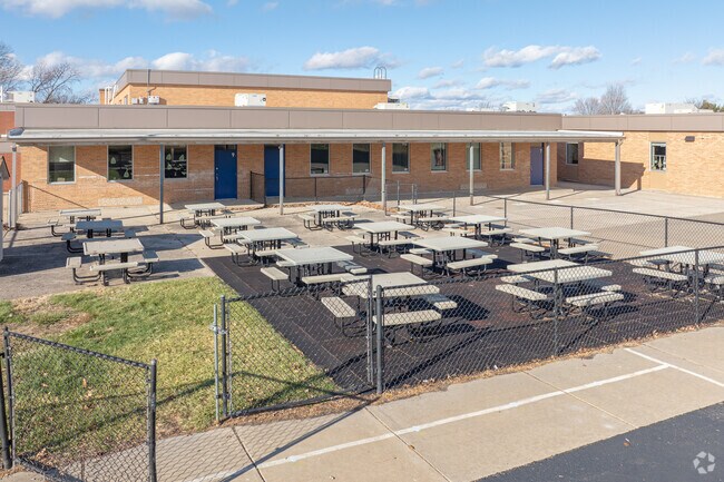 Monroe Elementary School has a large outdoor lunch area.