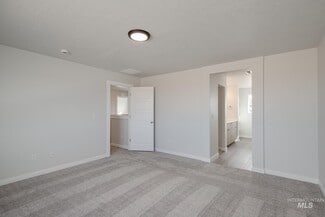 7053 S Old Farm Ave, Meridian, ID 83642