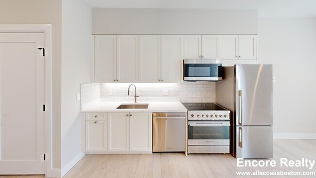 197 Green St unit 408, Jamaica Plain, MA 02130 - photo 5
