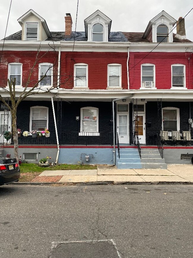 151 Locust St, Trenton, NJ 08609