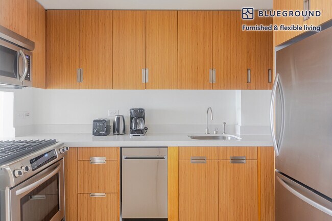 450 W 17th St unit FL7-ID2046, New York, NY 10011 - photo 6