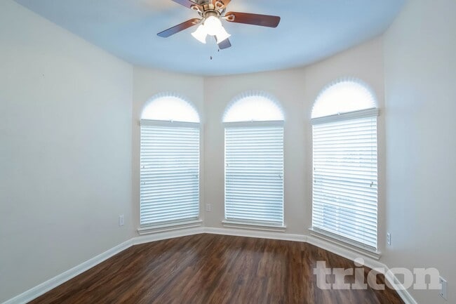 810 Forest Hillside Ln, Houston, TX 77067 - photo 4