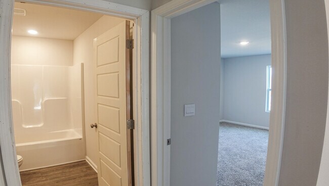 324 Michaels Way unit 36208768, Bainbridge, GA 39819 - photo 2