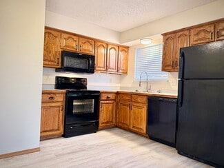 1848 S Oronogo St, Webb City, MO 64870