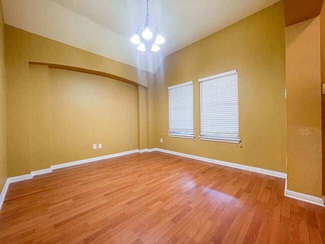 10113 Condor Loop, Waco, TX 76708 - photo 5