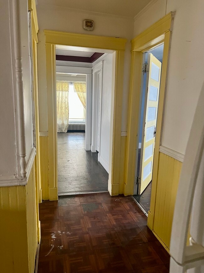 163 Market St unit 2nd Floor, Amsterdam, NY 12010 - photo 4