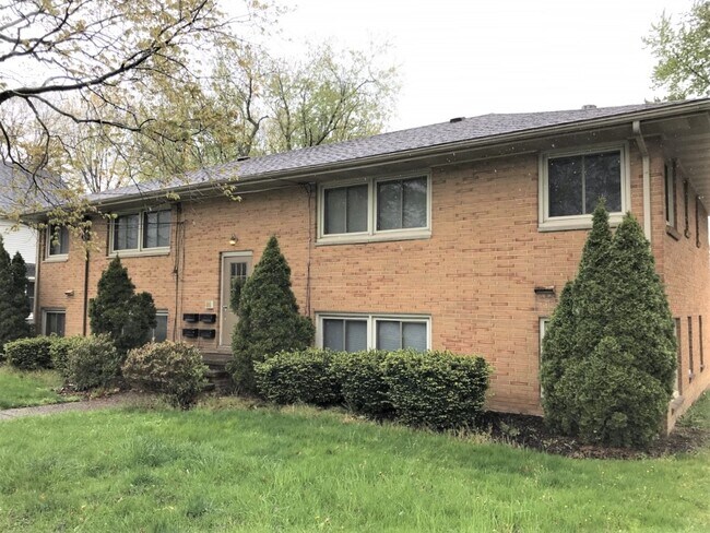 1543 2nd St unit 1, Cuyahoga Falls, OH 44221 - photo 2