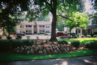 8225 Pence Rd, Charlotte, NC 28215