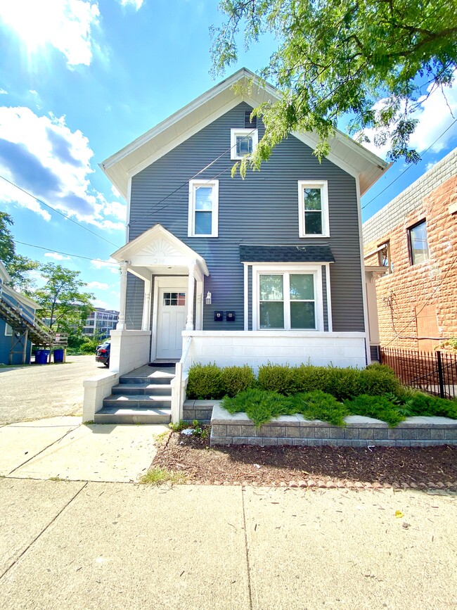 314 S Ashley St Unit 1, Ann Arbor, MI 48104