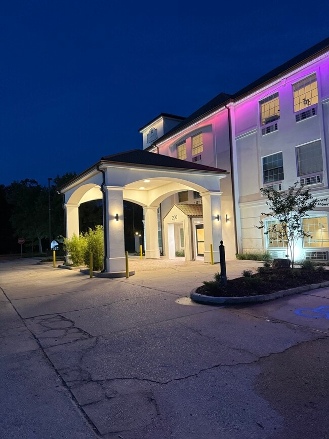 200 Pinnacle Pkwy, Covington, LA 70433