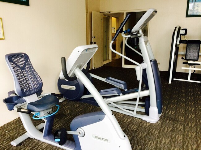 Royal Kuhio unit 2114, Honolulu, HI 96815 - photo 7