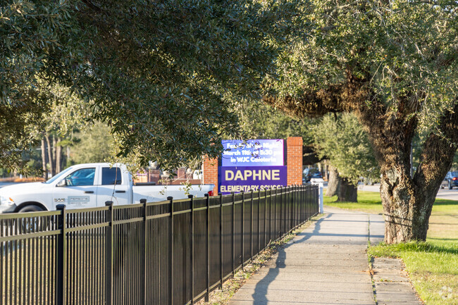 Daphne Elementary School