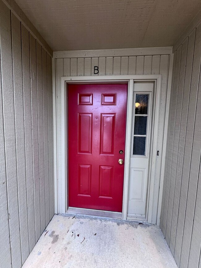 1025 Stonegate Dr, Auburn, AL 36832 - photo 2