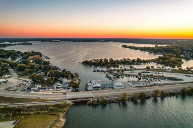 117 Nippersink Blvd unit 401, Fox Lake, IL 60020 - photo 7