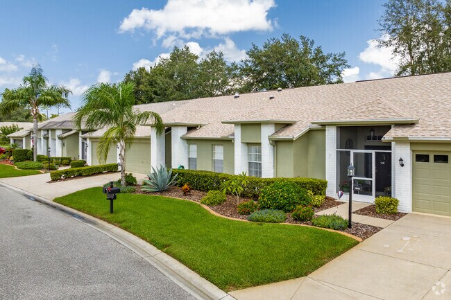 Seasonal residents like the attached villas in Heritage Pines for a home away from home.