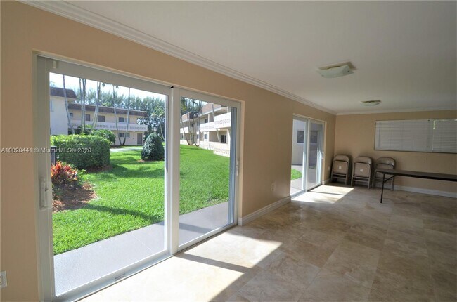 14500 SW 88th Ave unit Villagio at Palmetto, Palmetto Bay, FL 33176 - photo 4