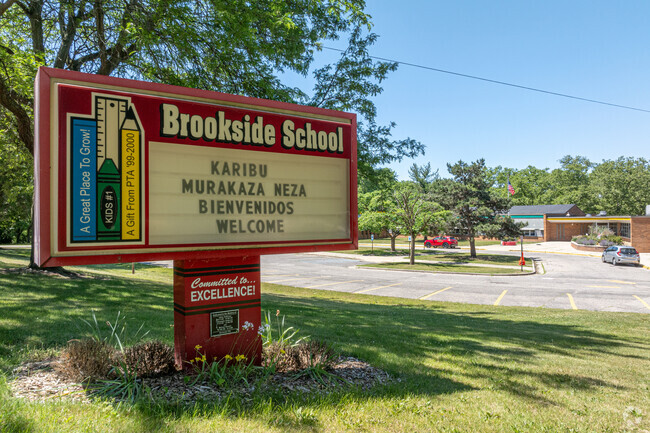 Brookside Elementary School is a public school located in Grand Rapids, Michigan.
