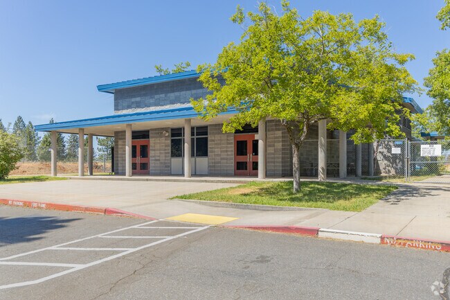Forest Ranch Charter School serves students in grades K-8.