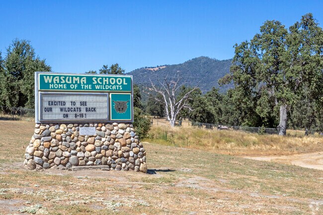The entrance to Fresno Flats Community Day School in Ahwahnee.