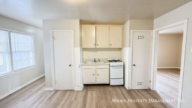 2520 41st St unit B, Lubbock, TX 79413 - photo 5