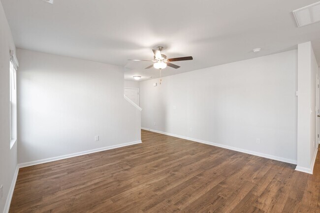 302 Happy Trail Rd, Aberdeen, NC 28315 - photo 5