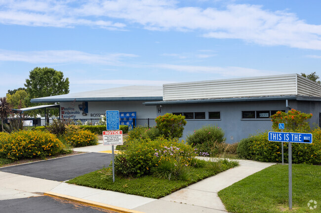 Entry driveway at Rossmoor Elementary School.