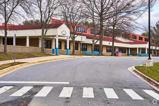 Flower Hill Elementary earns a B+ rating from Niche.