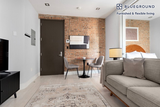 195 Stanton St unit FL4-ID2052, New York, NY 10002 - photo 2