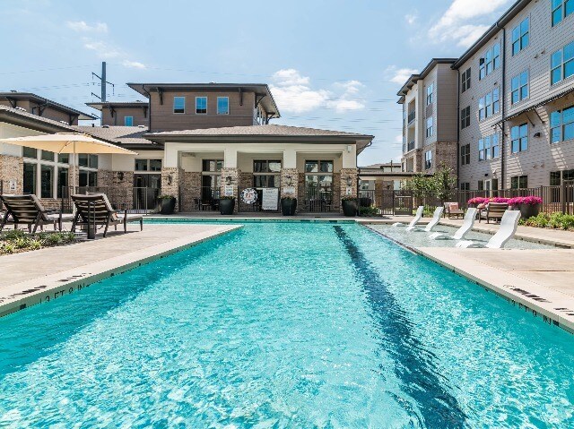 Album Keller Ranch 55+ Active Adult Apartment Homes, Fort Worth, TX 76244 - photo 5