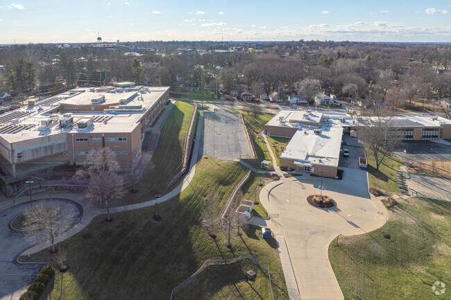 Hardin Middle School shares a campus with Blackhurst Elementary School.