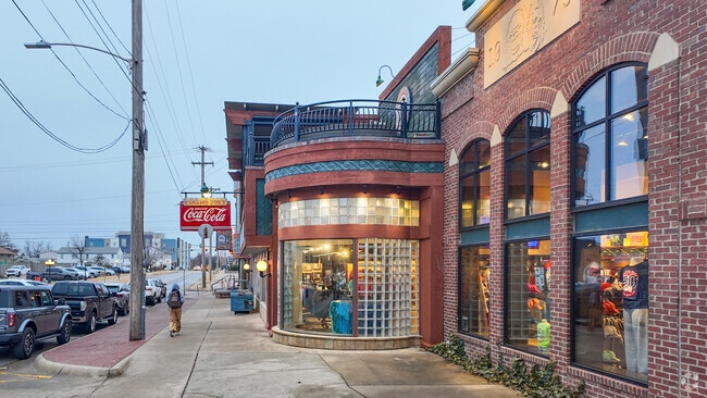The iconic Eskimo Joe’s in Stillwater is a beloved spot for great food and a lively atmosphere.