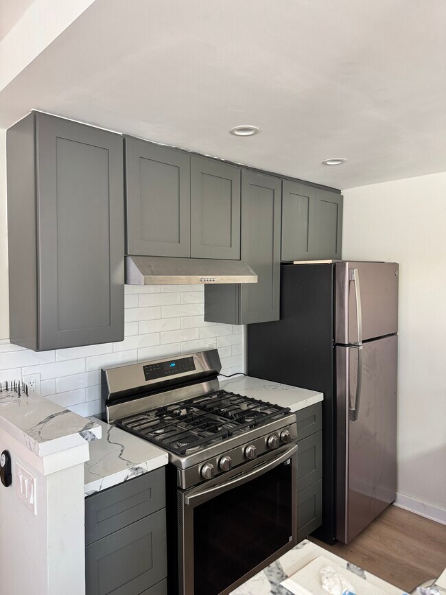 2670 Lake Ave unit Pineridge Condo, Altadena, CA 91001 - photo 2