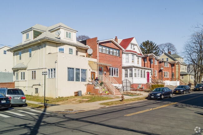 College Point has a variety of house styles.