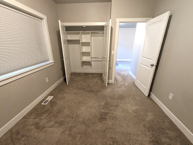 1558 N 160 W unit 102, Logan, UT 84341 - photo 7
