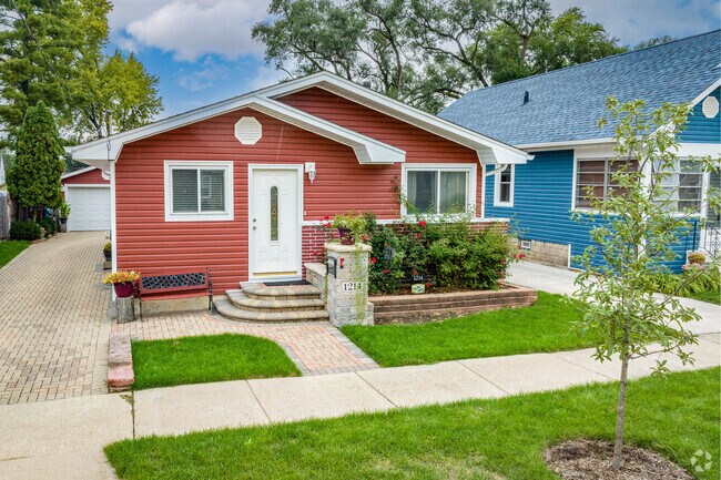 Bungalow homes can be found all over Light of the Community.