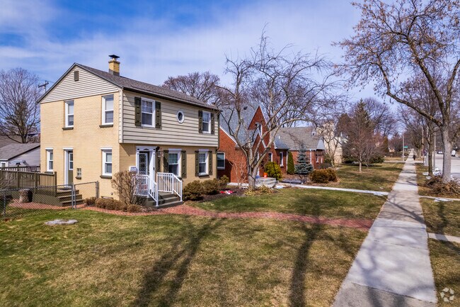 Cooper Park sidewalk view