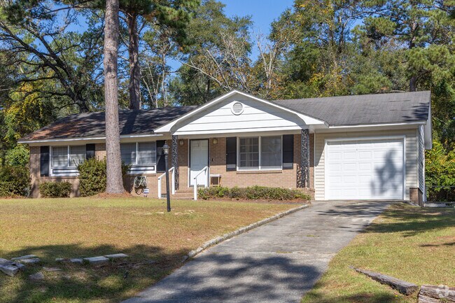 A few select houses in Glendale Acres include an attached garage.